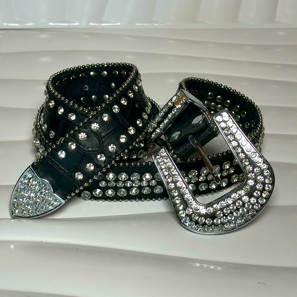 VINTAGE LEATHER GENUINE BLACK rhinestones changeable buckle Small med. Heavy